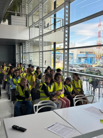 „Povestea înghețatei”, descoperită de 25 de copii aflați în plasament, care au vizitat „Betty Ice”