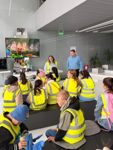 „Povestea înghețatei”, descoperită de 25 de copii aflați în plasament, care au vizitat „Betty Ice”