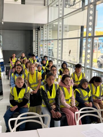 „Povestea înghețatei”, descoperită de 25 de copii aflați în plasament, care au vizitat „Betty Ice”