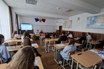 Elevi din regiune, la Concursul de discursuri în limba engleză, de la Colegiul „Spiru Haret”