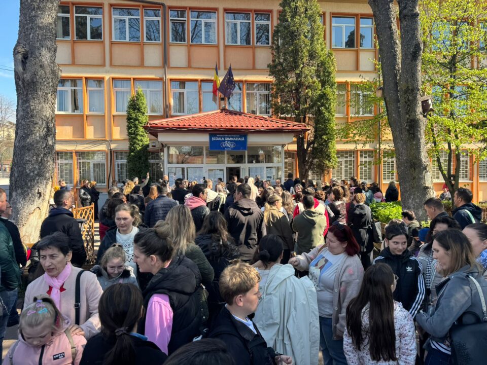 CREATIVIS – Concurs de performanță școlară la limba și literatura română, la Școala nr 1. Peste 500 de competitori de la 69 de școli