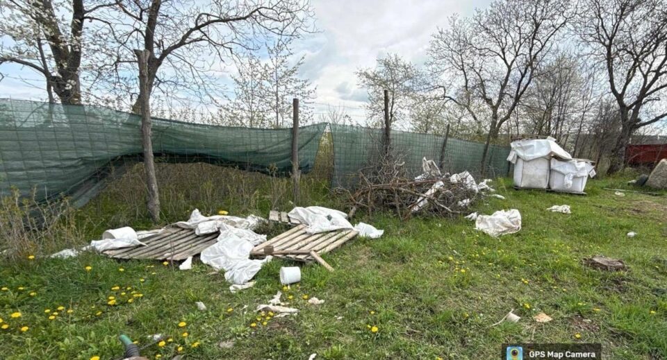 Dosar penal și amendă de 15.000 de lei pentru depozitare neconformă a cantități mari de îngrășăminte chimice