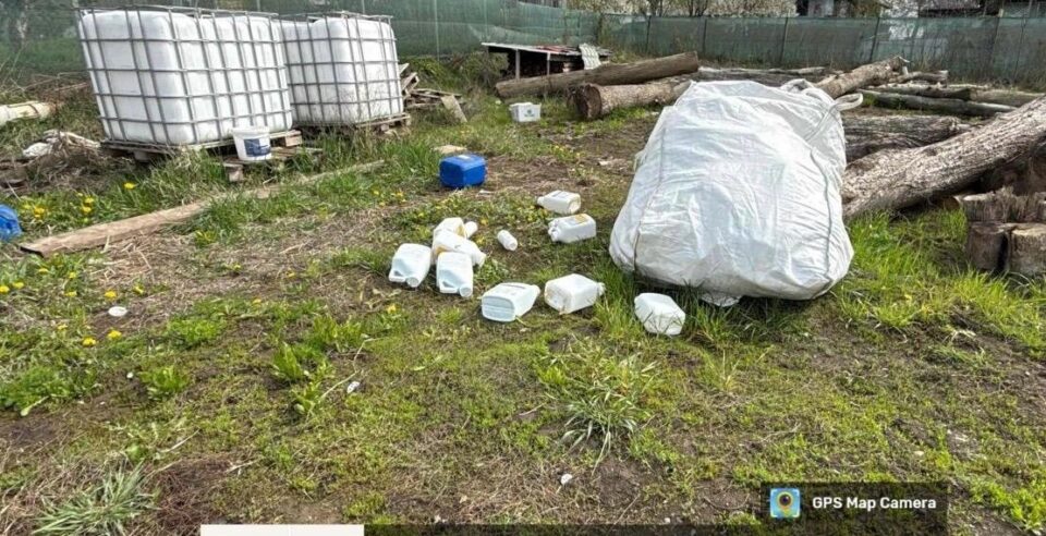 Dosar penal și amendă de 15.000 de lei pentru depozitare neconformă a cantități mari de îngrășăminte chimice