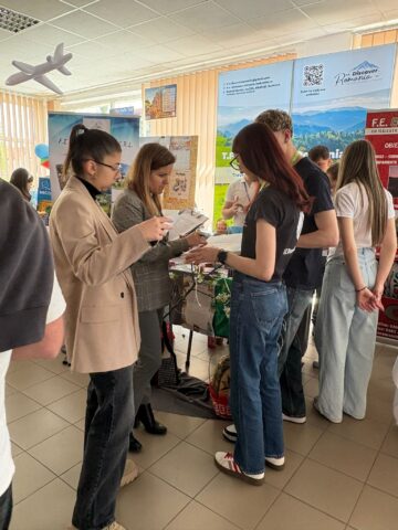 Rezultate de top pentru elevii antreprenori din Rădăuți