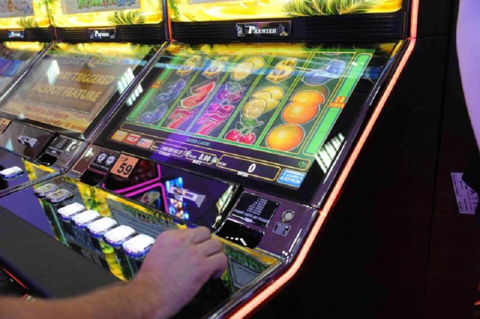 Sălile de jocuri de noroc din Gura Humorului vor funcționa doar la periferia orașului