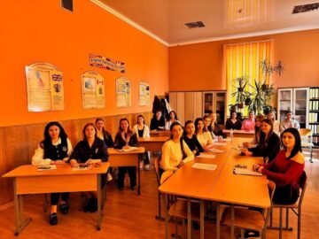 Delegație de la „Mihai Eminescu”, prezentă la conferința „Primele încercări de cercetare: căutări, rezultate, perspective”, la Cernăuți