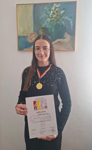 Tinerii artiști de la Colegiul „Ciprian Porumbescu” s-au remarcat la Bacău, la „Primăvara Artelor”