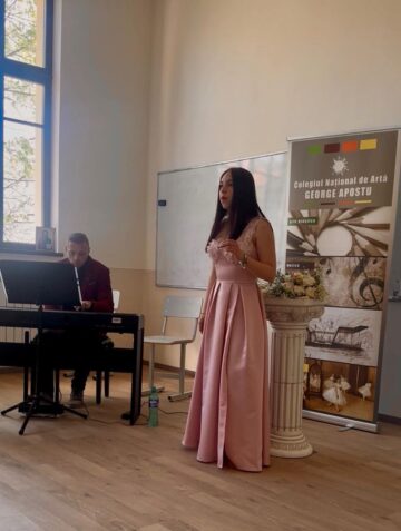 Tinerii artiști de la Colegiul „Ciprian Porumbescu” s-au remarcat la Bacău, la „Primăvara talentelor”