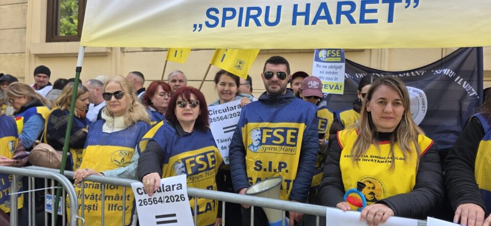 Ministrul Mihai Dimian, în mijlocul protestarilor care au pichetat Ministerul Educației