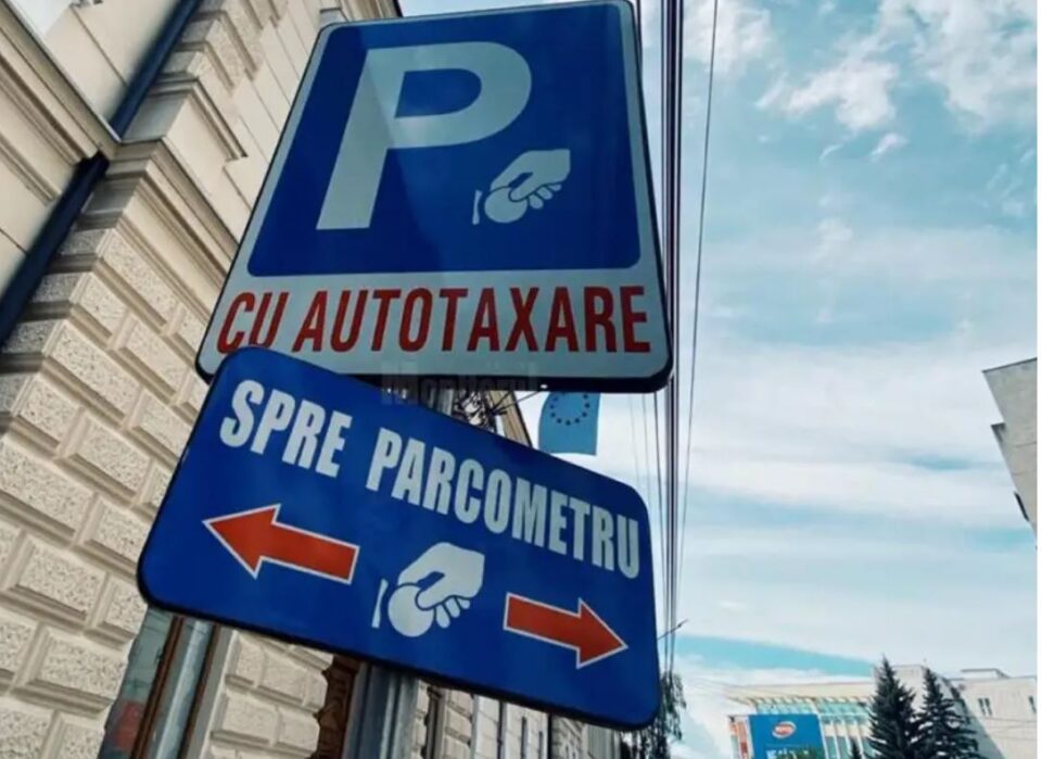 Parcări cu autotaxare pe 39 de străzi din municipiul Suceava, până la deblocarea licitațiilor de atribuire a locurilor