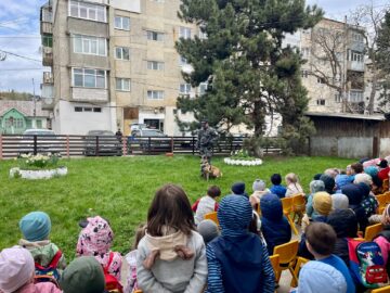 O nouă razie a poliției în căutare de elevi chiulangii, dar și cu acțiuni de prevenire și de impact pentru cei mici, cu câinii de serviciu