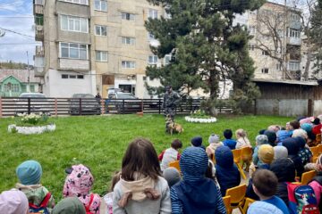 O nouă razie a poliției în căutare de elevi chiulangii, dar și cu acțiuni de prevenire și de impact pentru cei mici, cu câinii de serviciu