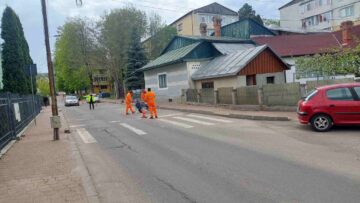 Parcări cu autotaxare pe 39 de străzi din municipiul Suceava, până la deblocarea licitațiilor de atribuire a locurilor