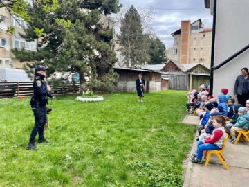 O nouă razie a poliției în căutare de elevi chiulangii, dar și cu acțiuni de prevenire și de impact pentru cei mici, cu câinii de serviciu