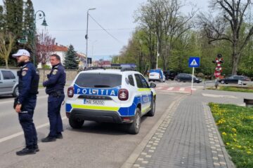 166 de amenzi și șapte permise reținute, după un control la trecerile la nivel cu calea ferată