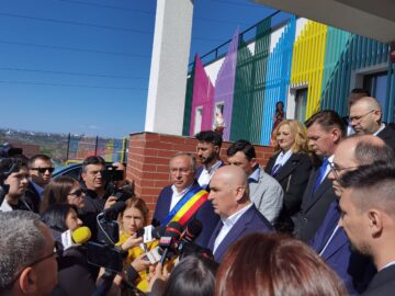 Lucrările la creșa modernă, de 110 locuri, care va fi dată în folosință în toamnă în Burdujeni, recepționate de premierul Ilie Bolojan