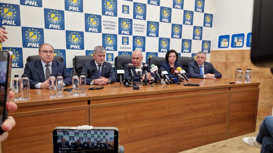 Conferința de presă organizată la sediul PNL Suceava