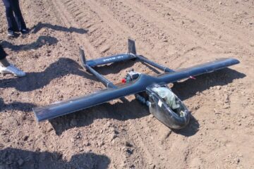 O dronă a căzut, duminică, pe un ogor din Șerbăuți