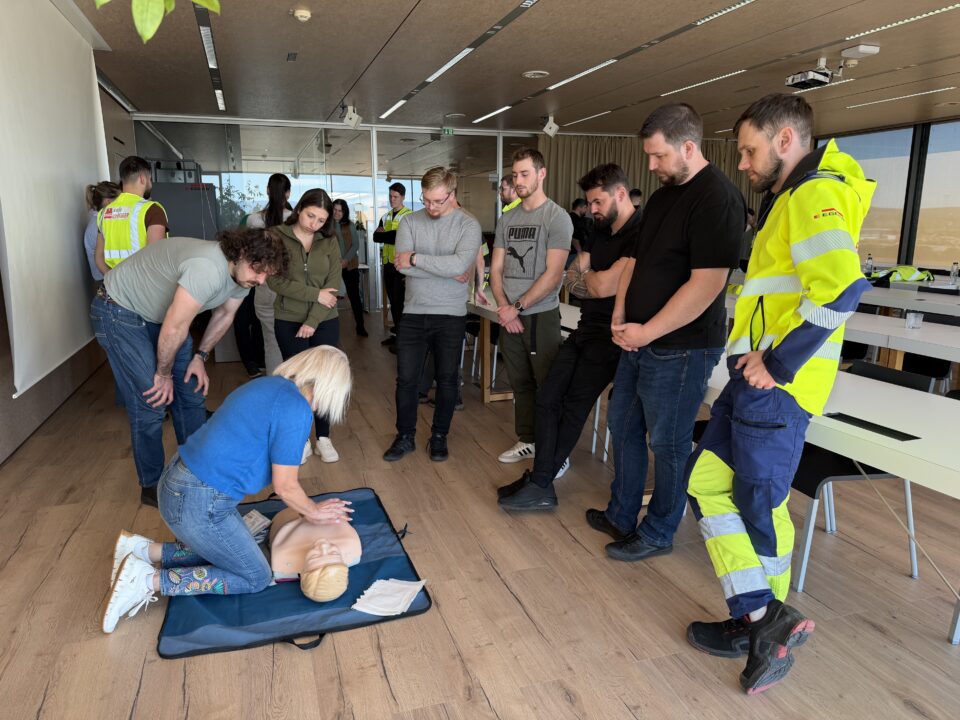 Săptămâna siguranței” (Safety Week), organizată la fabrica EGGER din Rădăuți, marchează Ziua Mondială a Securității și Sănătății în Muncă