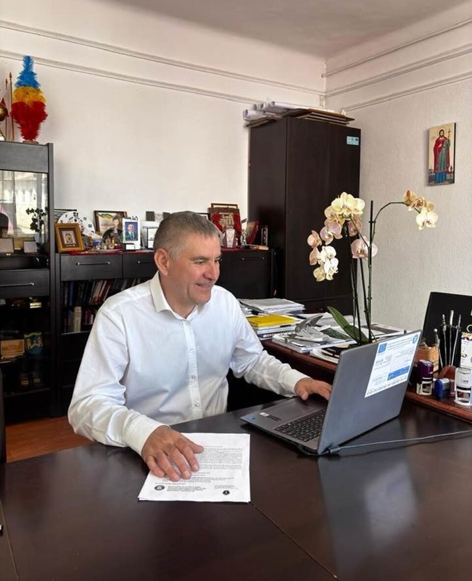 Primarul din Siret, Adrian Popoiu, a semnat un contract de 4,7 milioane de euro pentru modernizarea centrului orașului