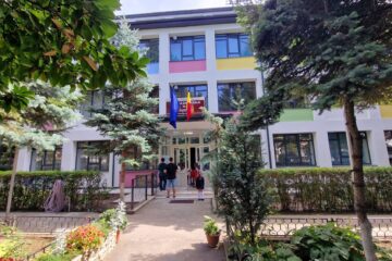 Elevi absenți după ce au acuzat dureri de burtă și stare astenică, la o școală din Suceava
