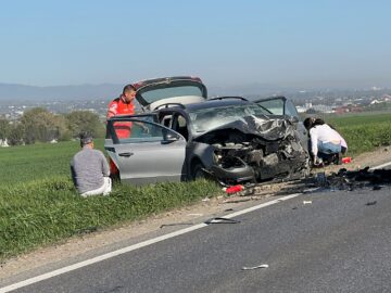 Trei persoane au ajuns la spital după ce un tânăr de 20 de ani a intrat pe contrasens