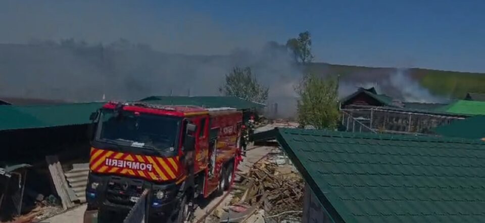 A luat foc colțul zoo de la Zaharești al lui Șoimaru