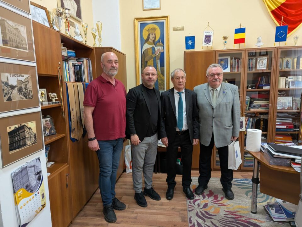 Profesorul Costan Costică, sărbătorit la 80 de ani, la școala unde a predat peste cinci decenii