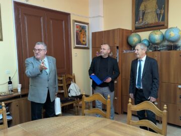 Profesorul Costan Costică, sărbătorit la 80 de ani, la școala unde a predat peste cinci decenii