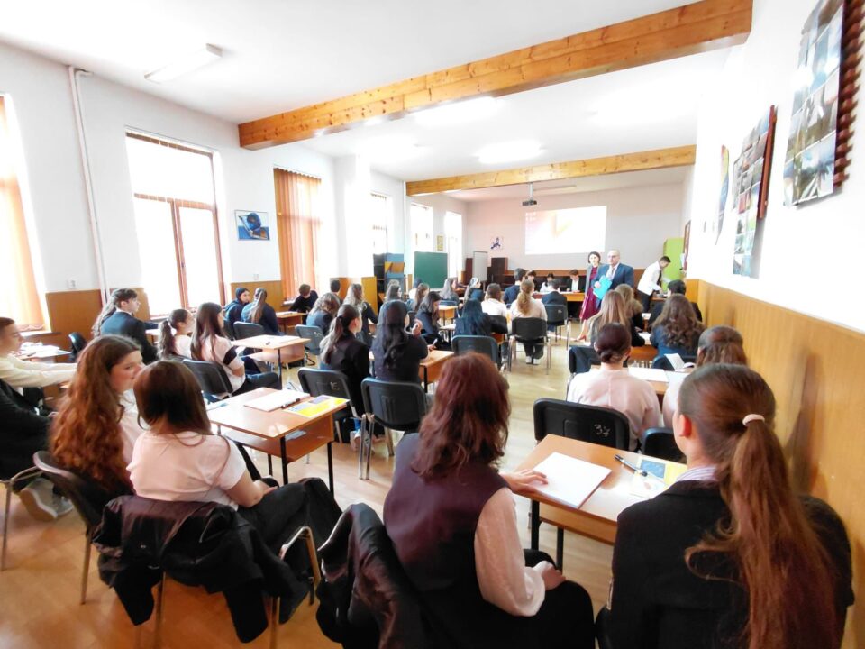 „Europa noastră, România mea – file de istorie”, concurs la Colegiul „Hurmuzachi”, cu prilejul zilelor de 9 și 10 Mai