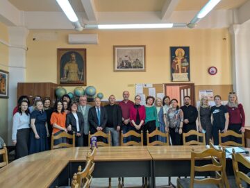 Profesorul Costan Costică, sărbătorit la 80 de ani, la școala unde a predat peste cinci decenii