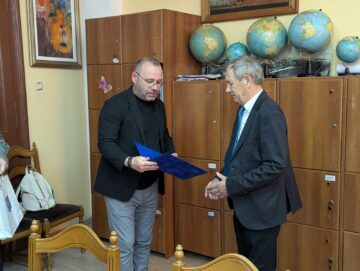Profesorul Costan Costică, sărbătorit la 80 de ani, la școala unde a predat peste cinci decenii