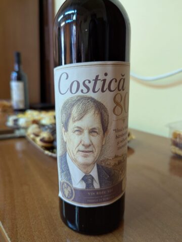 Profesorul Costan Costică, sărbătorit la 80 de ani, la școala unde a predat peste cinci decenii