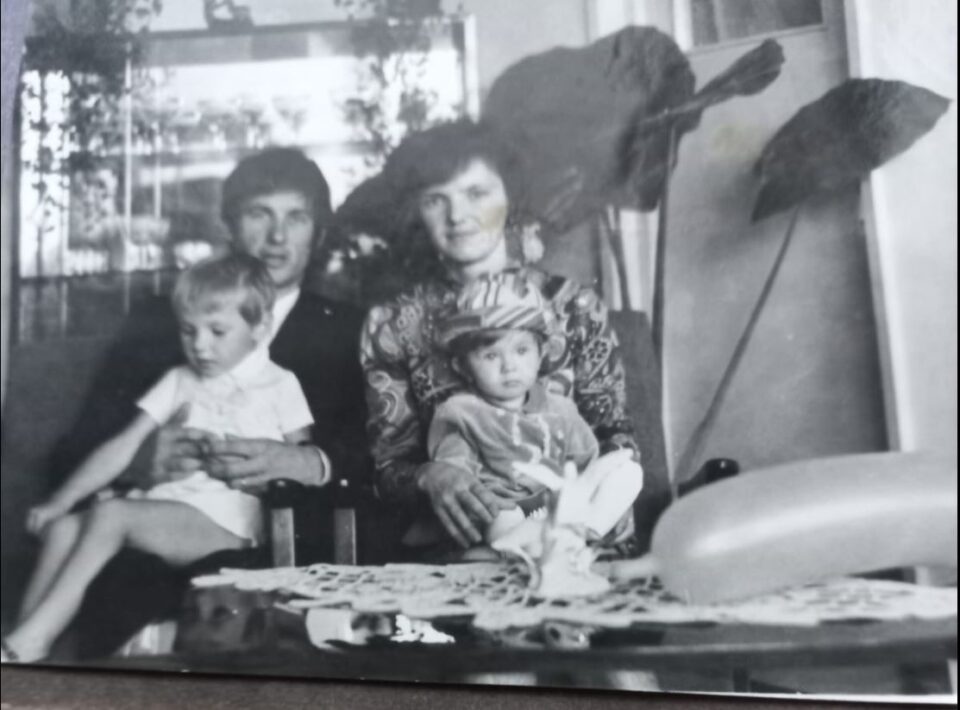 Profesorul Costan Costică, sărbătorit la 80 de ani, la școala unde a predat peste cinci decenii