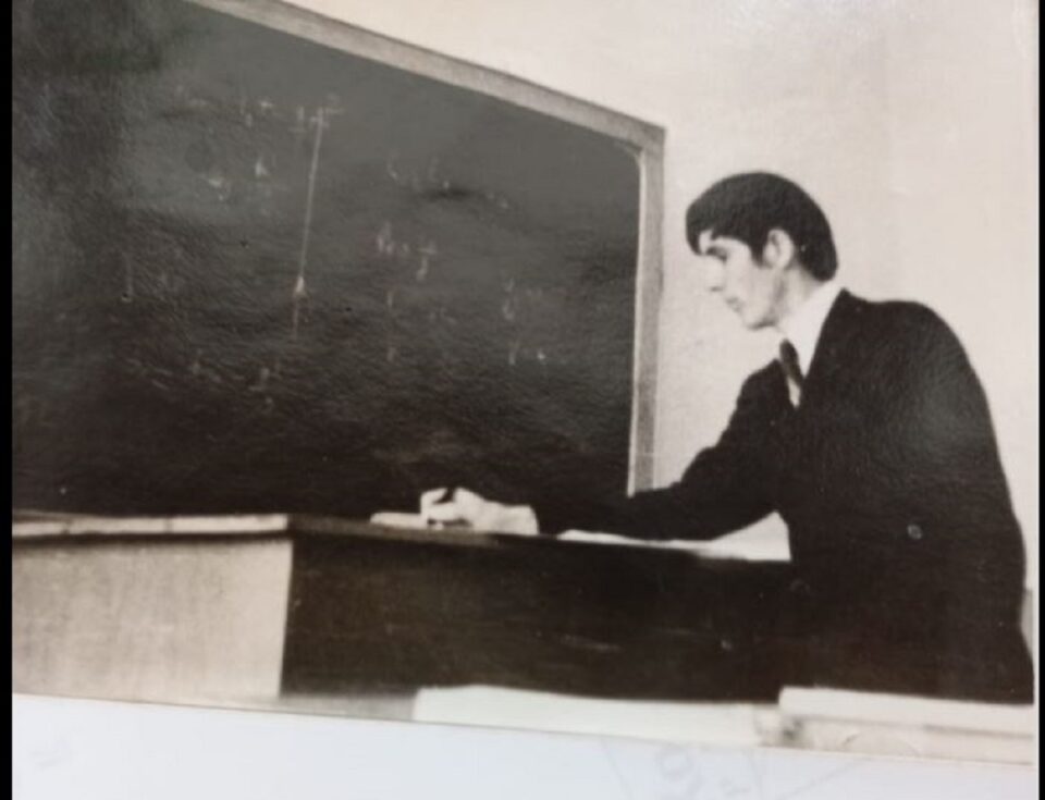 Profesorul Costan Costică, sărbătorit la 80 de ani, la școala unde a predat peste cinci decenii