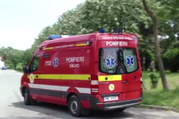 O femeie a suferit un atac de panică după ce a fost martoră la incendiul care i-a mistuit casa