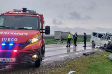 Un șofer de tir ucrainean, în vârstă de 21 de ani, a băgat în spital trei oameni