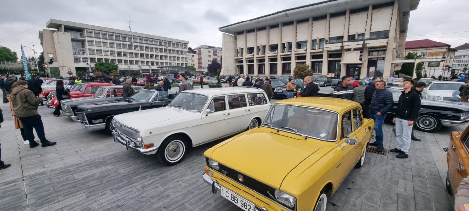 Mașinile rusești cu care au venit pasionații din Republica Moldova