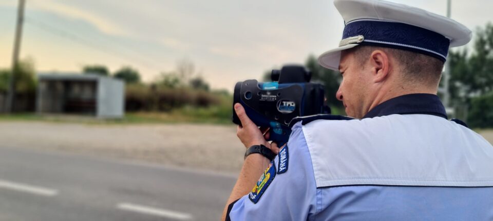 25 de permise de conducere și 19 certificate, reținute de polițiști în două zile de controale 25 de permise de conducere și 19 certificate, reținute de polițiști în două zile de controale