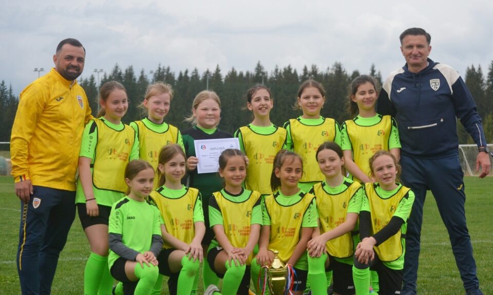Fetele din Putna s-au calificat la turneul final al Cupei Satelor la fotbal