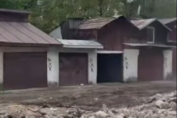 Demolarea garajelor din zona Școlii Nr. 8, demarată de Primăria Suceava