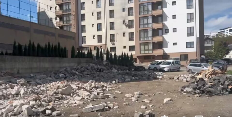 Demolarea a 300 de garaje a început pe Nicolae Titulescu, urmând să fie făcut și un nou drum de acces