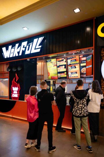 Wokfull sărbătorește un an în Suceava cu 3 zile de oferte și experiențe „bizar de bune”