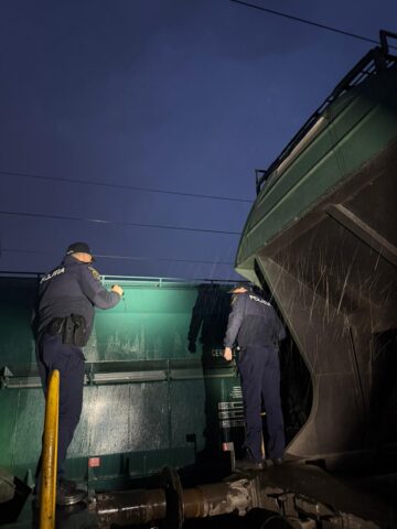 Polițiștii de la Transporturi au verificat peste 300 de vagoane de marfă