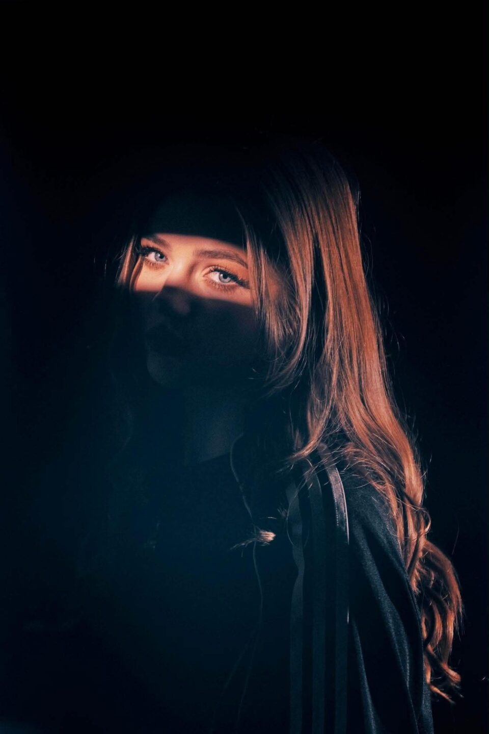 Câștigătoarea concursului „Vocea României”, suceveanca Alessia Pop, lansează prima sa piesă, „Seara de Mai”