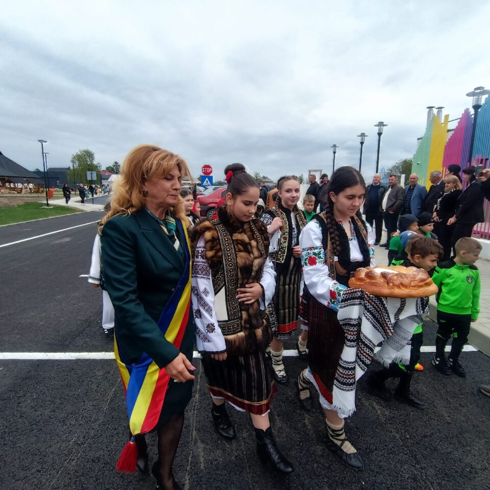 Prima creșă din mediul rural a fost inaugurată la Baia în prezența ministrului Cseke Attila și a președintelui CJ Suceava, Gheorghe Șoldan