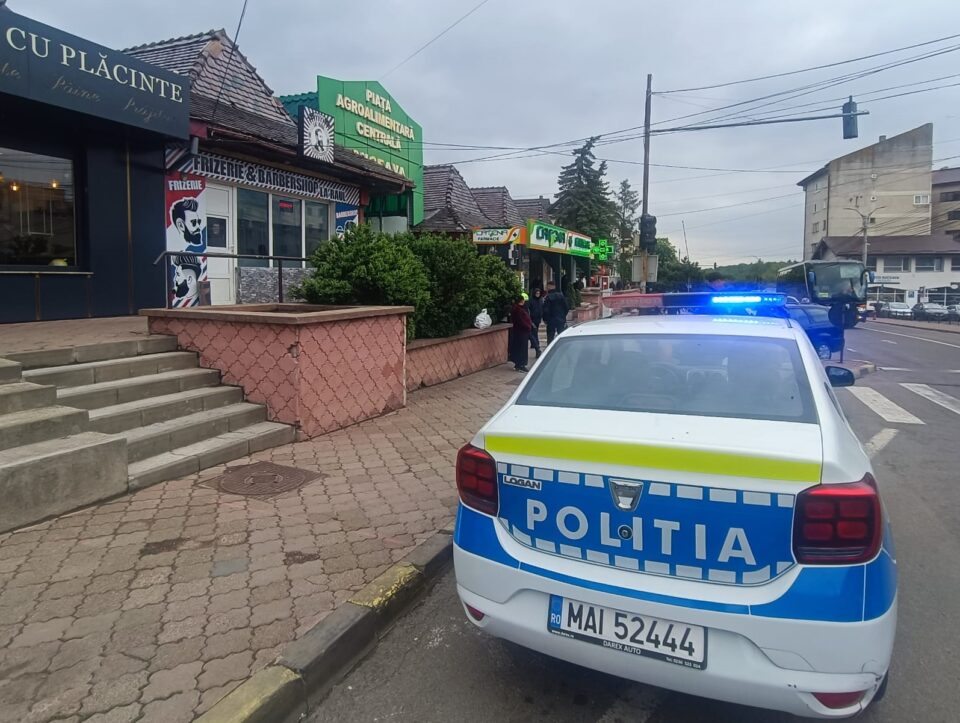 Un tânăr cu multiple fapte la activ a creat panică în Piața Mare, cu un cuțit și cu un pistol de airsoft Un tânăr cu multiple fapte la activ a creat panică în Piața Mare, cu un cuțit și cu un pistol de airsoft