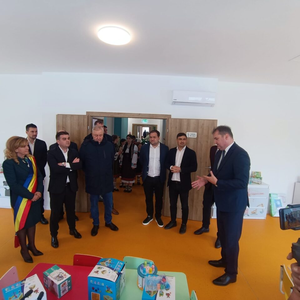Prima creșă din mediul rural a fost inaugurată la Baia în prezența ministrului Cseke Attila și a președintelui CJ Suceava, Gheorghe Șoldan