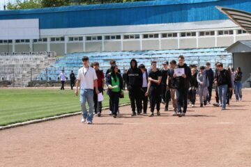 Marșul tinerilor, acțiune de amploare pe străzile Sucevei pentru prevenirea violenței, consumului de droguri și a accidentelor rutiere