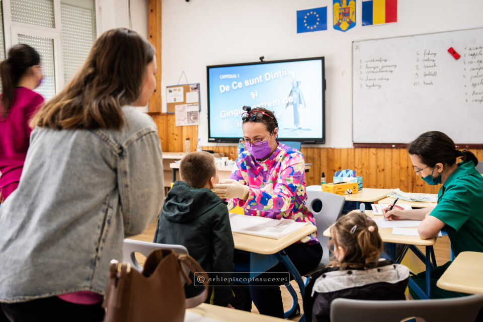Caravană medicală pediatrică în localitatea Dumbrăveni